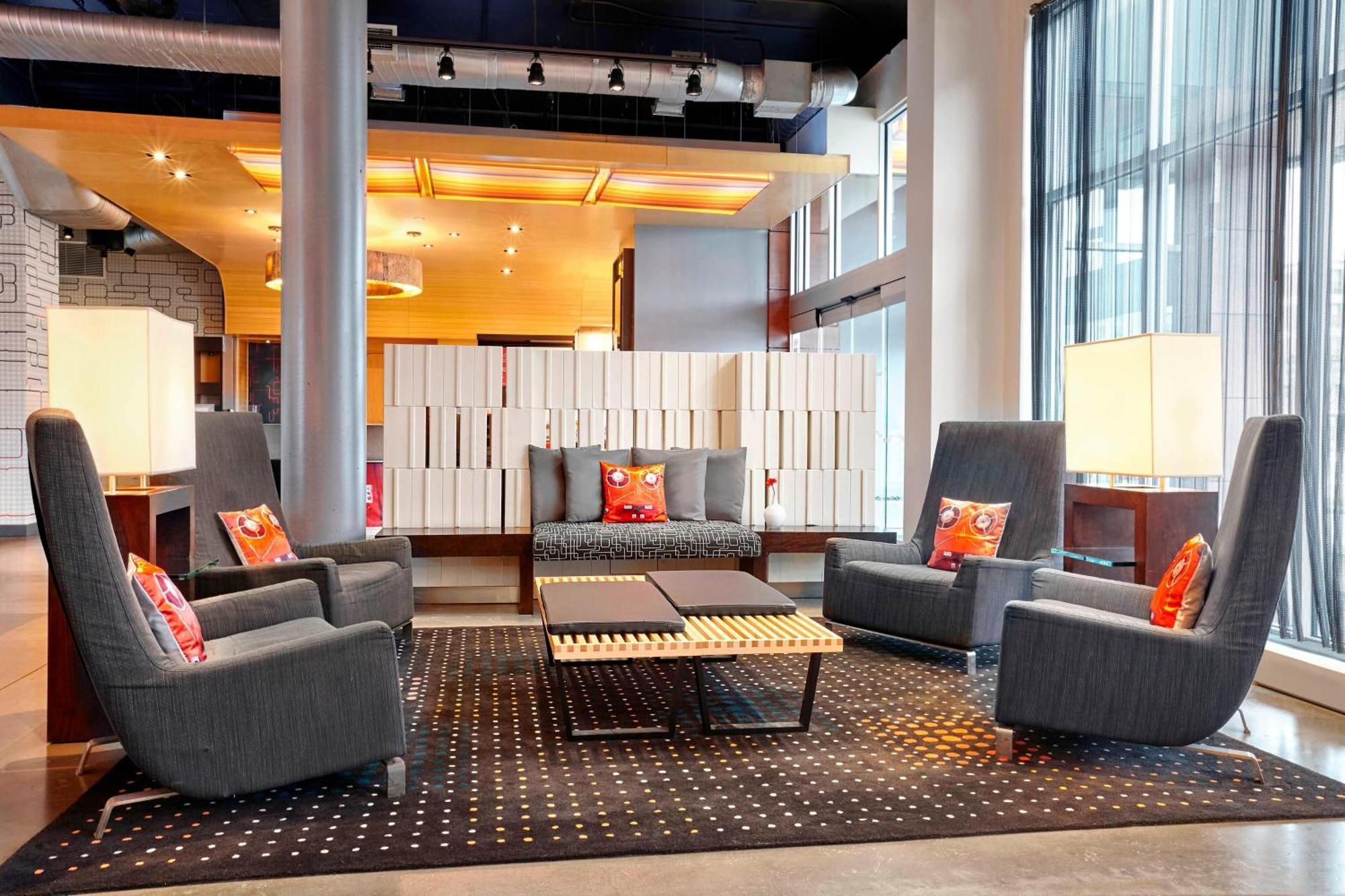 מלון דורבאל Aloft Montreal Airport מראה חיצוני תמונה