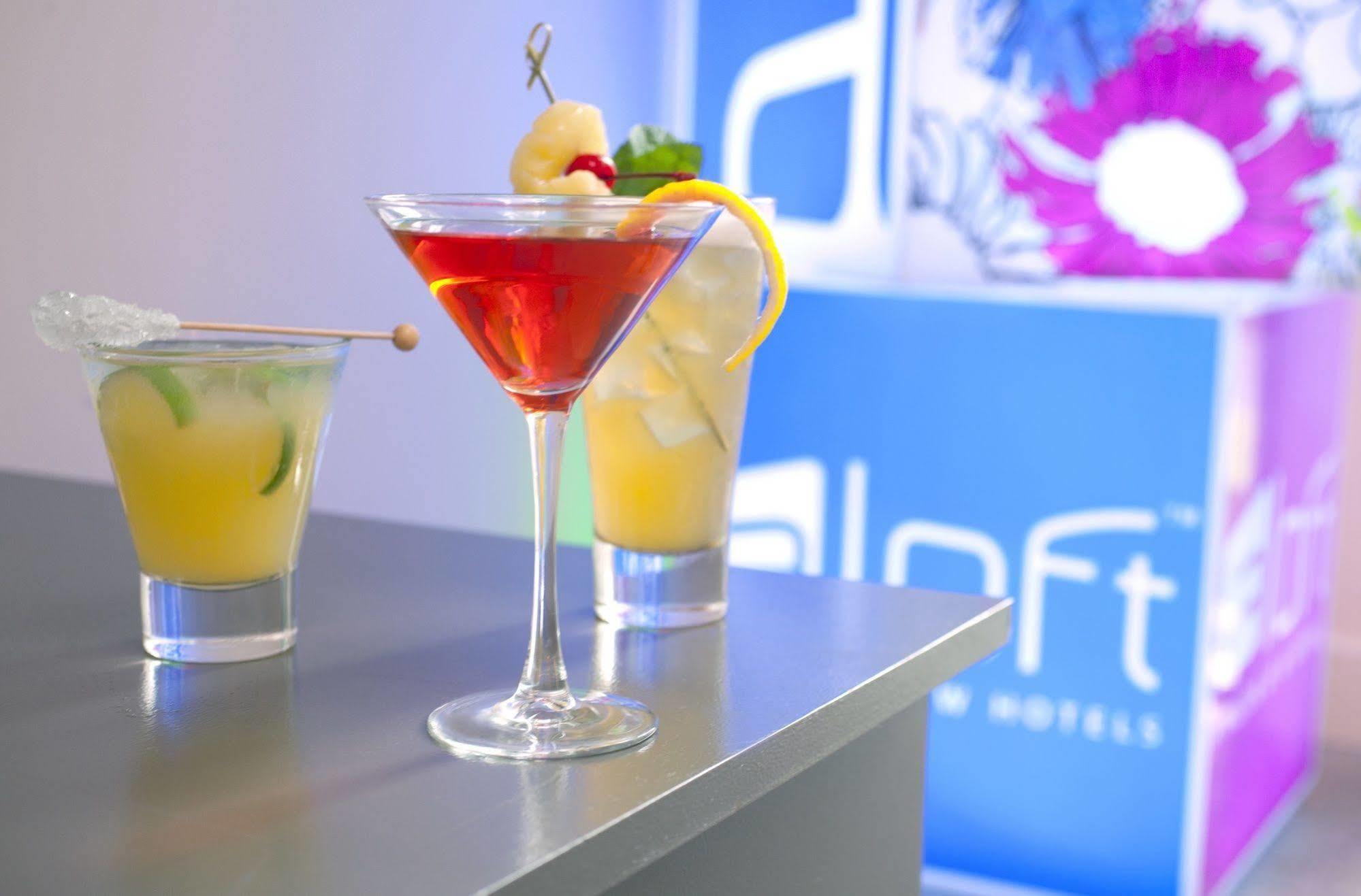 מלון דורבאל Aloft Montreal Airport מראה חיצוני תמונה